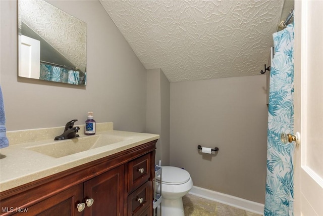 135 S 31st St, Newark, OH 43055 - full bath featuring lofted ceiling, vanity, a shower with curtain, and tile patterned floors