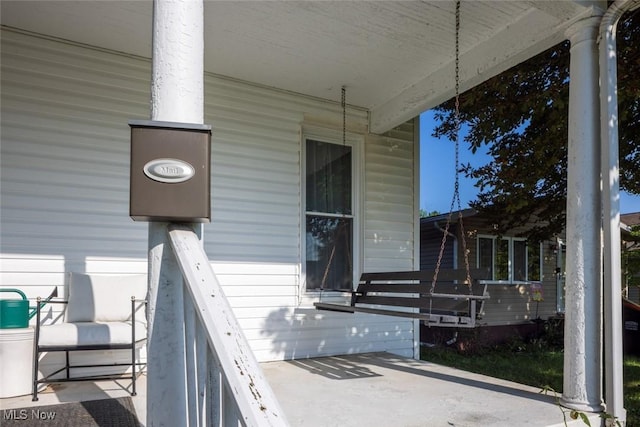 135 S 31st St, Newark, OH 43055 - view of porch