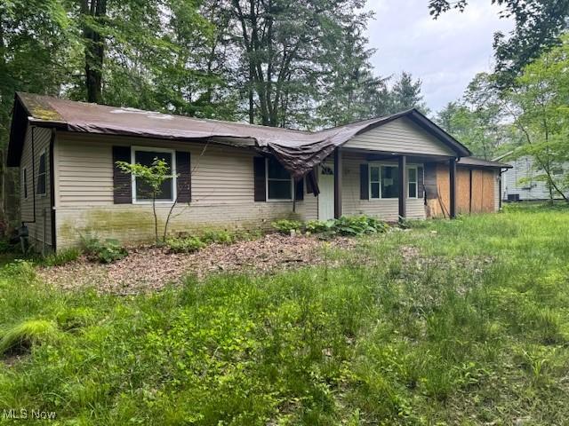 9613 Kim Dr, Chesterland, OH 44026 - photo 1