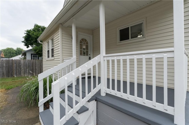 41 New St, Barberton, OH 44203 - entrance to property