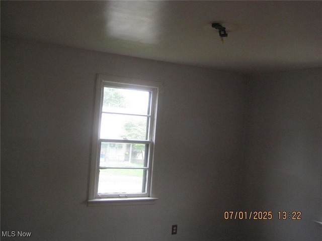 1610 Colonial Blvd NE, Canton, OH 44714 - photo 5