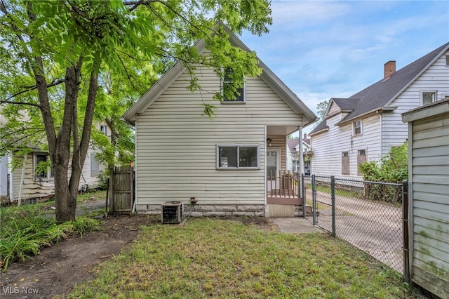 3566 Sykora Rd, Cleveland, OH 44105 - photo 6