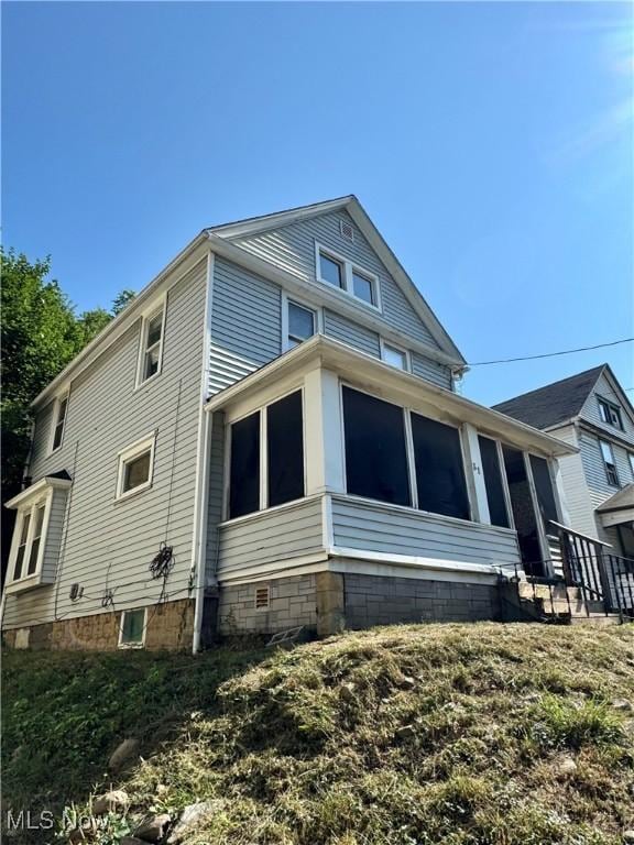 31 E Emerling Ave, Akron, OH 44301 - view of side of property featuring a sunroom