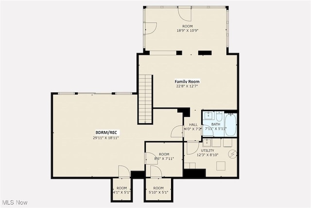 3350 S Main St, Akron, OH 44319 - view of room layout