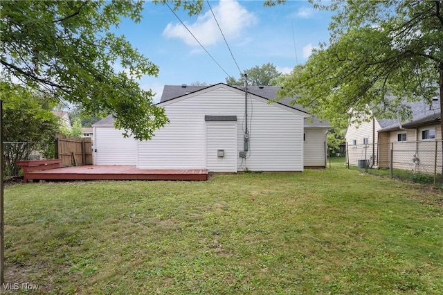 3139 Prior Dr, Cuyahoga Falls, OH 44223 - back of property with a deck