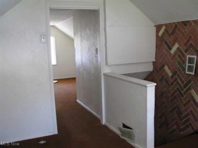 5000 Dimson Dr N, Columbus, OH 43213 - bonus room with lofted ceiling