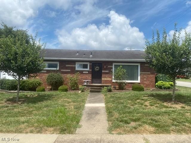 2209 Lincoln Ave, Parkersburg, WV 26101 - photo 1