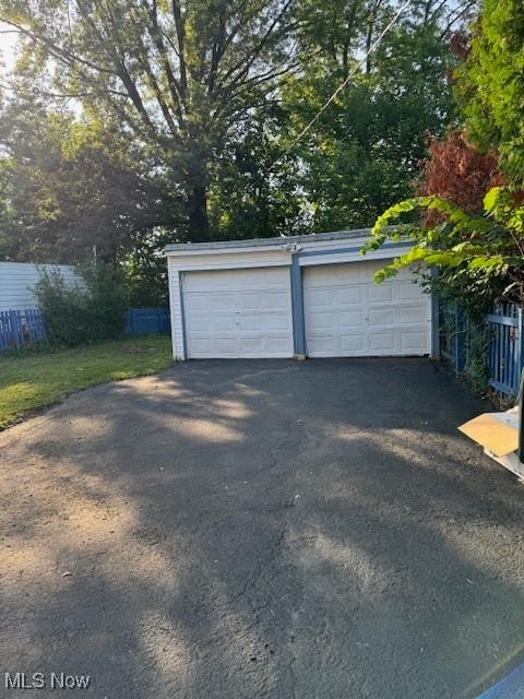 3923 Orchard Rd, Cleveland Heights, OH 44121 - photo 25