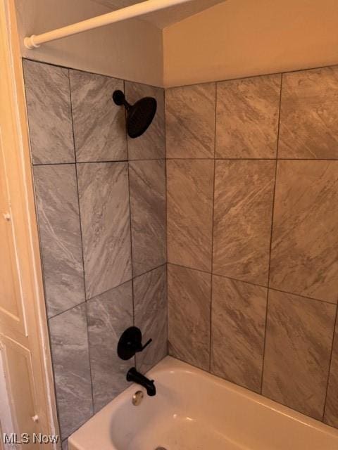 3923 Orchard Rd, Cleveland Heights, OH 44121 - photo 9
