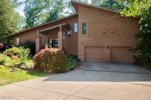 31 Cherokee Dr, Girard, OH 44420 - photo 1