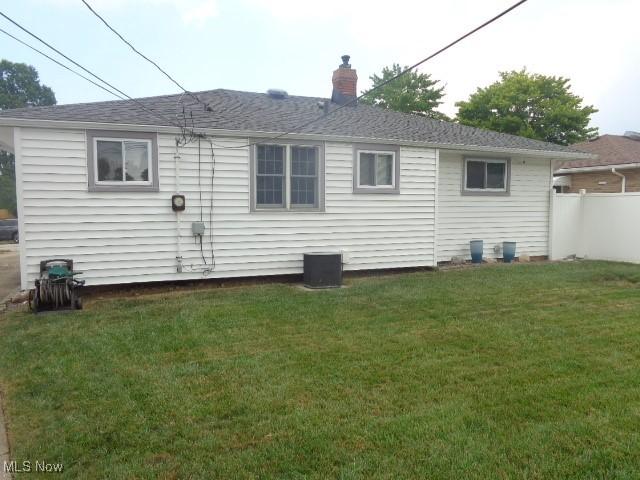 9207 Harrow Dr, Parma, OH 44129 - photo 2