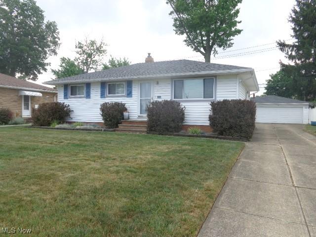 9207 Harrow Dr, Parma, OH 44129 - photo 4