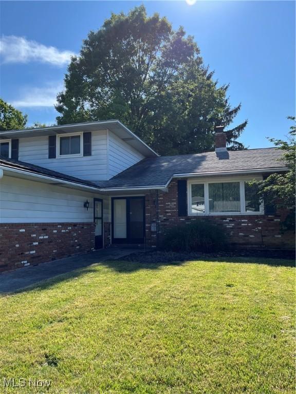 1736 Gladwin Dr, Mayfield Heights, OH 44124 - photo 3