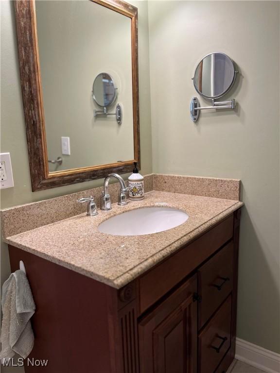 1736 Gladwin Dr, Mayfield Heights, OH 44124 - photo 15