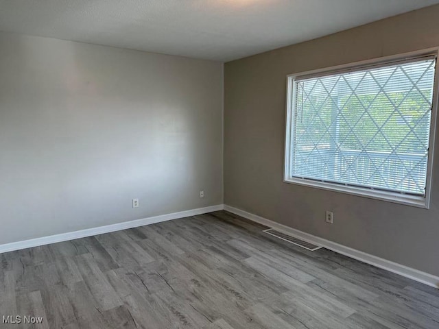 1055 Iona Ave, Akron, OH 44314 - photo 17