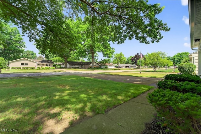 2735 W Asplin Dr, Rocky River, OH 44116 - photo 5