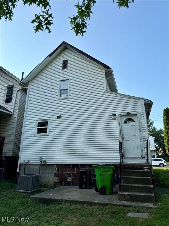 46 Brown St, Barberton, OH 44203 - photo 3