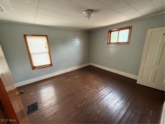 213 E 11th St, Uhrichsville, OH 44683 - photo 18