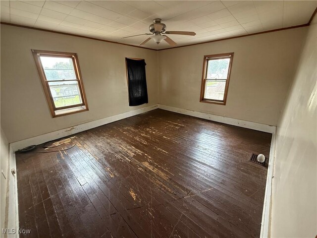 213 E 11th St, Uhrichsville, OH 44683 - photo 21