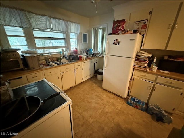 2966 Cleveland Blvd, Lorain, OH 44052 - photo 10