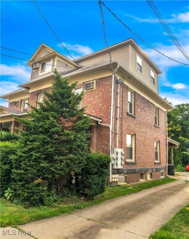 400 Sumner St, Akron, OH 44304 - photo 2