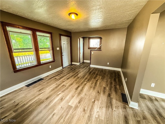 1040 Burkhardt Ave, Akron, OH 44301 - photo 4