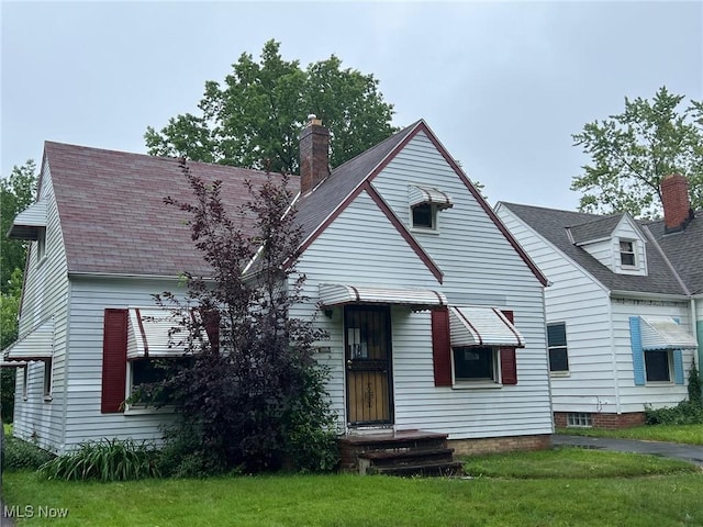 3865 Lee Heights Blvd, Cleveland, OH 44128 - photo 1