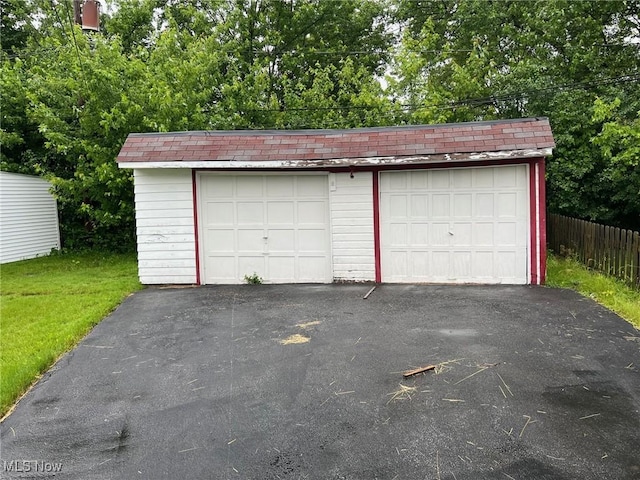 3865 Lee Heights Blvd, Cleveland, OH 44128 - photo 3