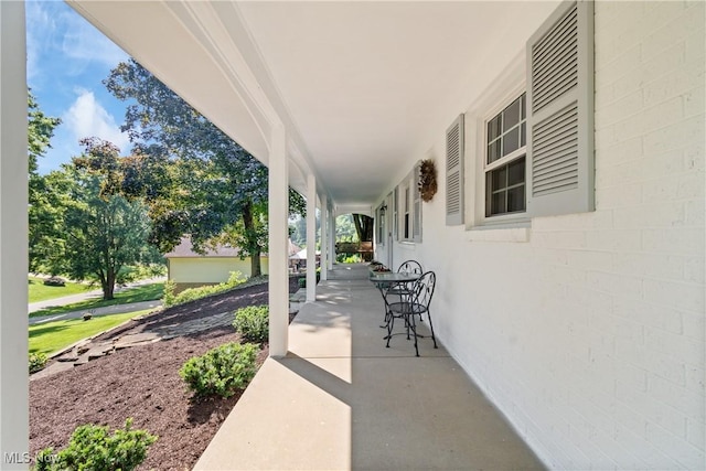 7635 Ravine Dr NW, North Canton, OH 44720 - photo 4
