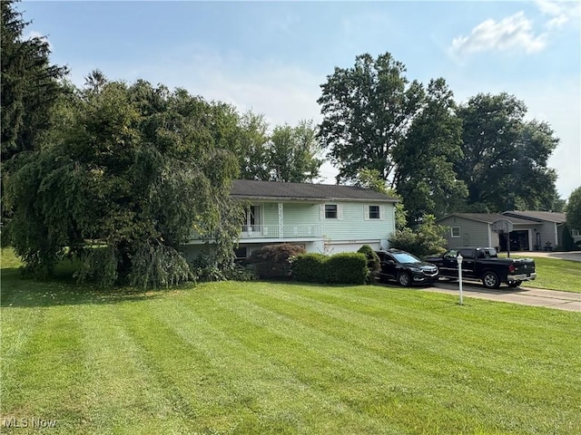 2530 Douglas Dr, Zanesville, OH 43701 - photo 1