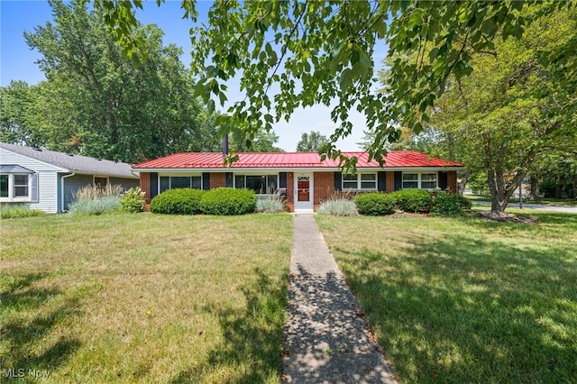 822 Howard St, Elyria, OH 44035 - photo 1