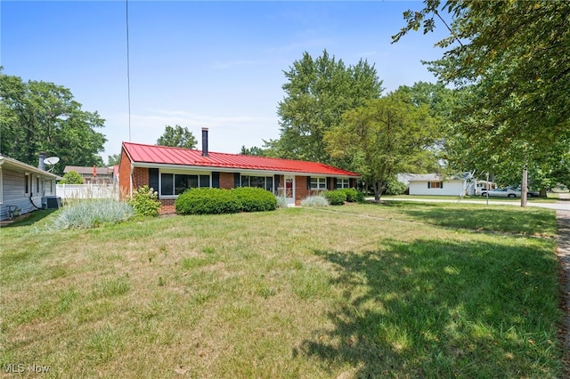 822 Howard St, Elyria, OH 44035 - photo 2