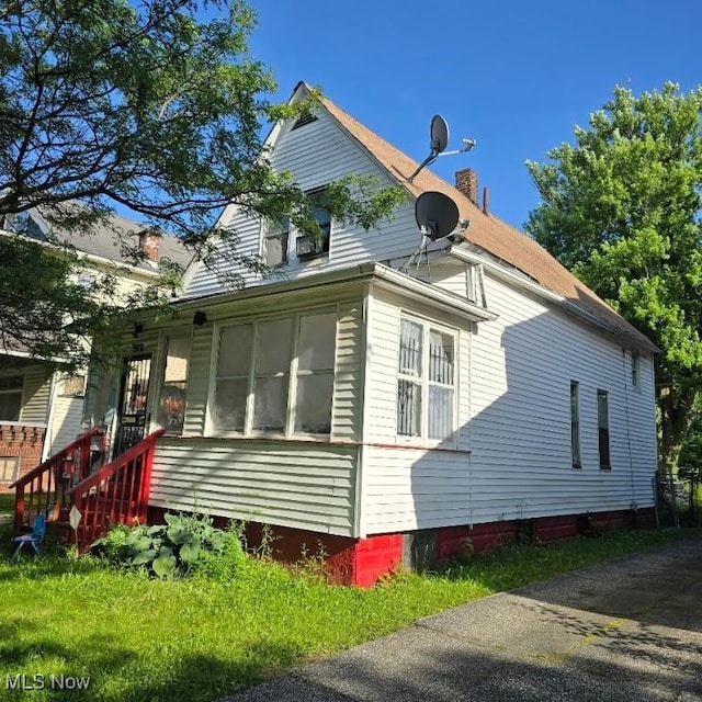 12718 Holborn Ave, Cleveland, OH 44105 - photo 2