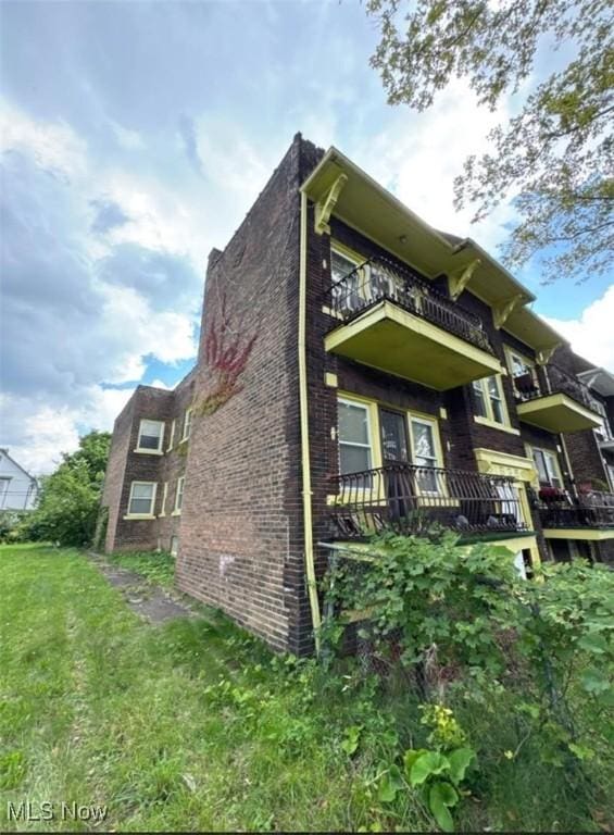 3447 E 140th St, Cleveland, OH 44120 - photo 2