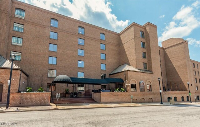 1444 W 10th St Unit 405, Cleveland, OH 44113 - photo 1