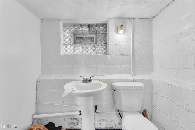 8010 Maryland Ave, Cleveland, OH 44105 - photo 17