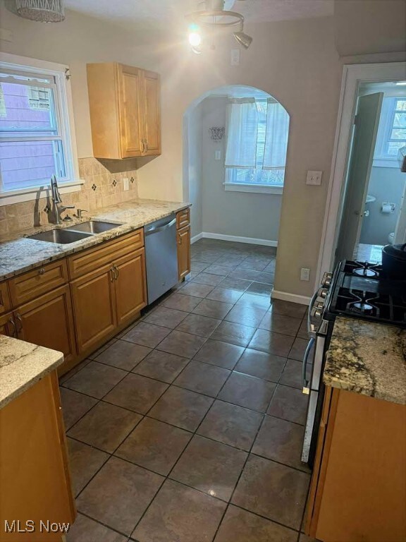 3817 Montevista Rd, Cleveland Heights, OH 44121 - photo 7