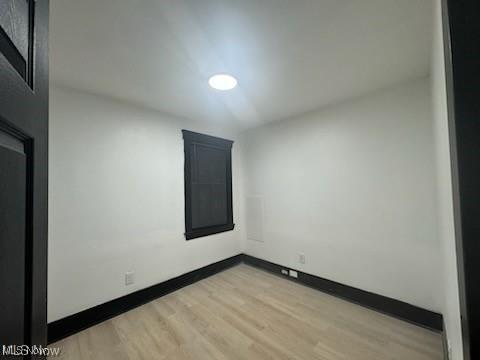 7728 Colgate Ave, Cleveland, OH 44102 - photo 20