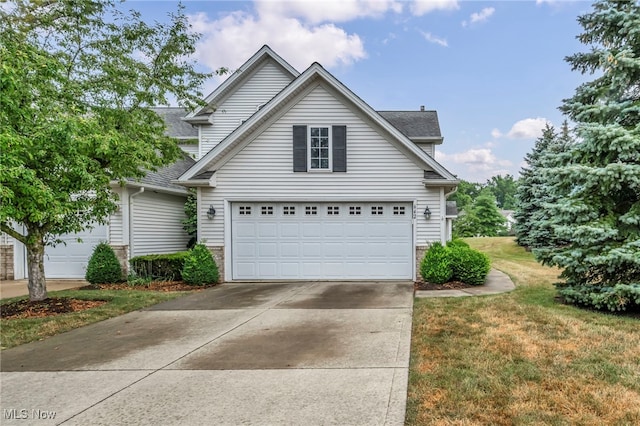 642 Linsberry Ct, Avon Lake, OH 44012 - photo 1