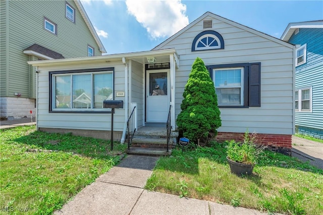 9518 Plymouth Ave, Cleveland, OH 44125 - photo 2