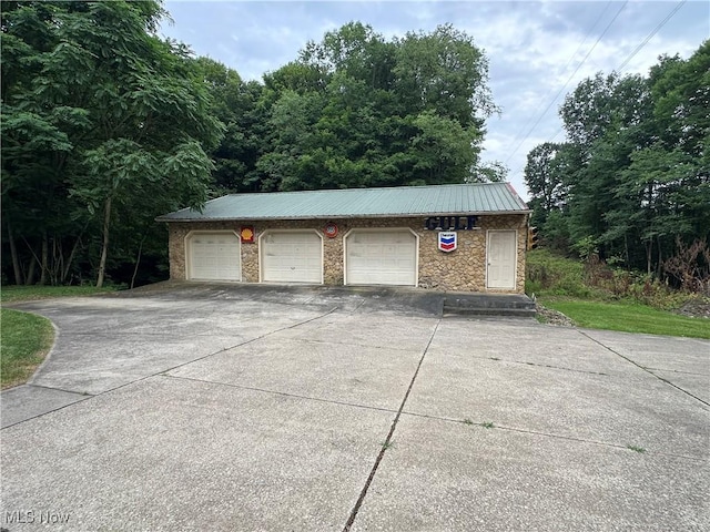 7434 Fenton Rd N, North Bloomfield, OH 44450 - photo 30