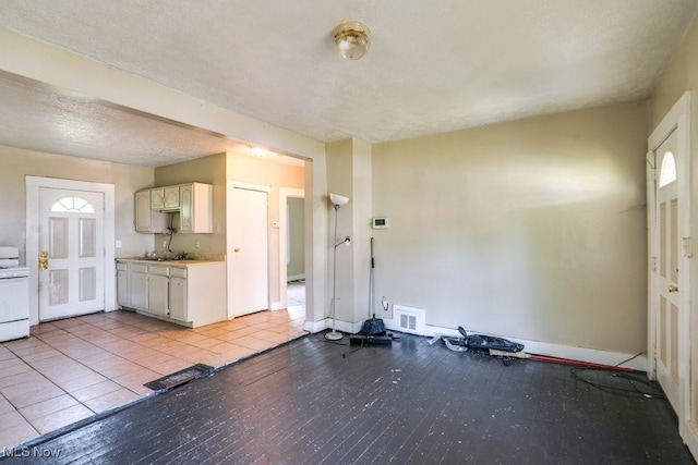 12104 Revere Ave, Cleveland, OH 44105 - photo 10