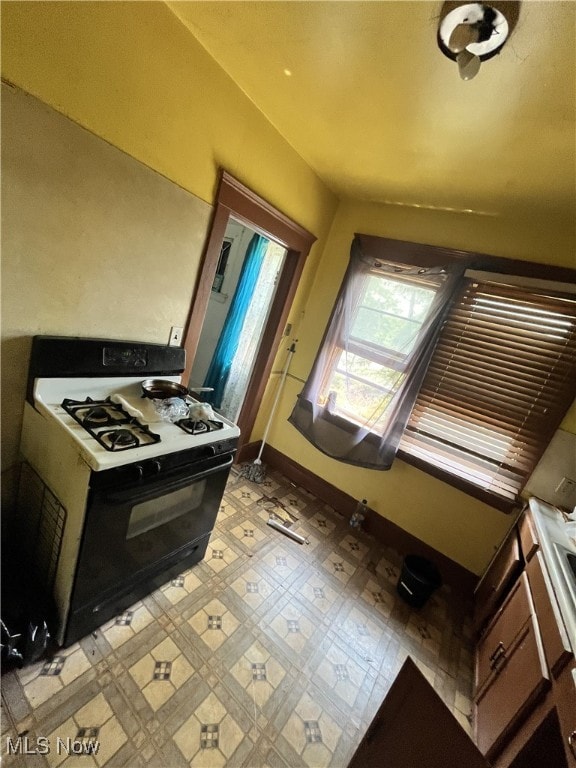 1012 E 72nd St, Cleveland, OH 44103 - photo 17