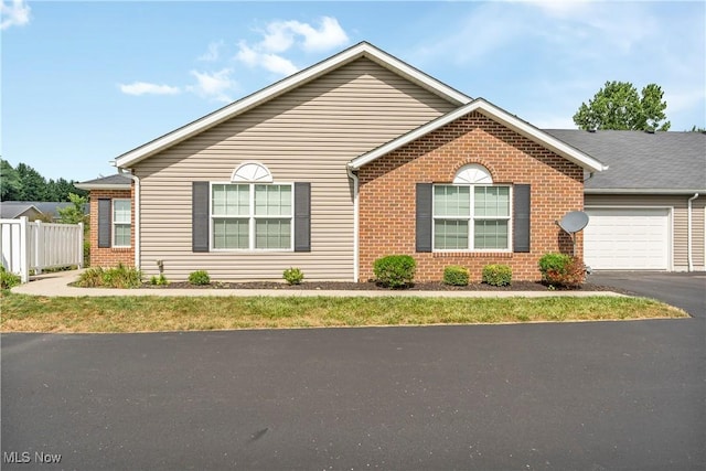 217 Woodbury Glen St, Hartville, OH 44632 - photo 1