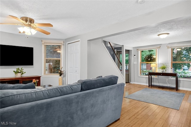 1562 W 29th St, Cleveland, OH 44113 - photo 4
