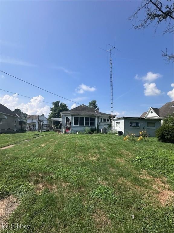 219 Mckeever St, Crooksville, OH 43731 - photo 2