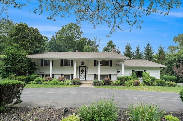 785 Willow Lake Dr, Sagamore Hills, OH 44067 - photo 1