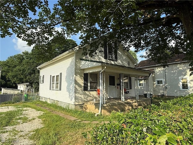 921 Trenton Ave, Uhrichsville, OH 44683 - photo 2