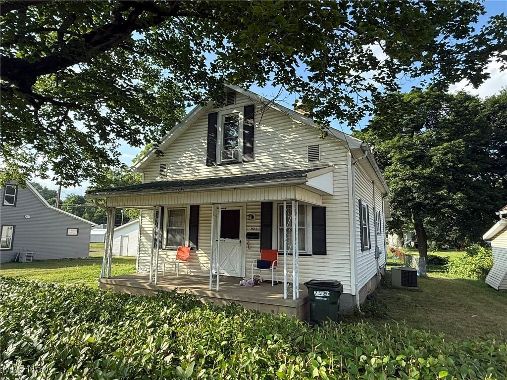 921 Trenton Ave, Uhrichsville, OH 44683 - photo 3