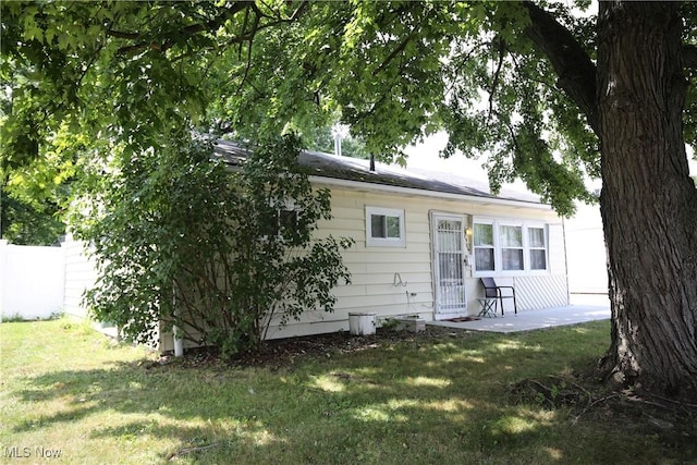 2906 Goble Dr, Lorain, OH 44055 - photo 3